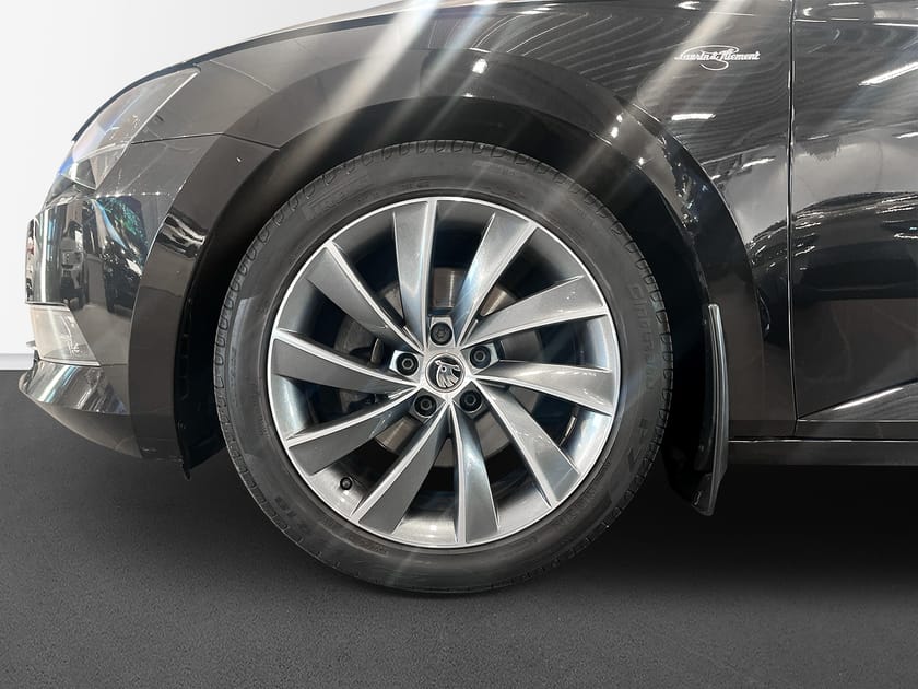 Bild 5 av Škoda Superb Kombi 2.0 TDI 4x4 SCR DSG 190hk | Läder | Drag | L & K |