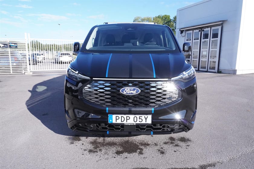 Bild 2 av Ford Transit Custom 82.5 kWh AWD E-Custom Skåp Sport 340l Elmotor 210kw 286hk 1-Växlad El