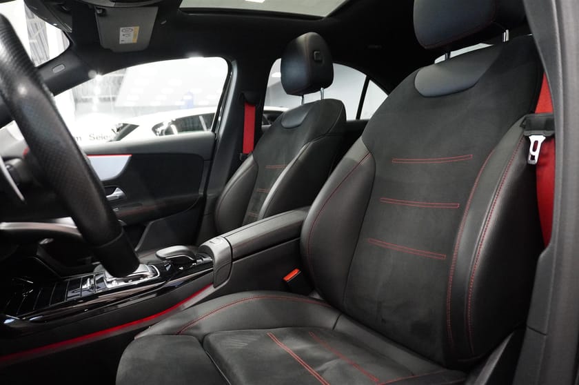 Bild 2 av Mercedes-Benz AMG A 35 4MATIC Sedan 
