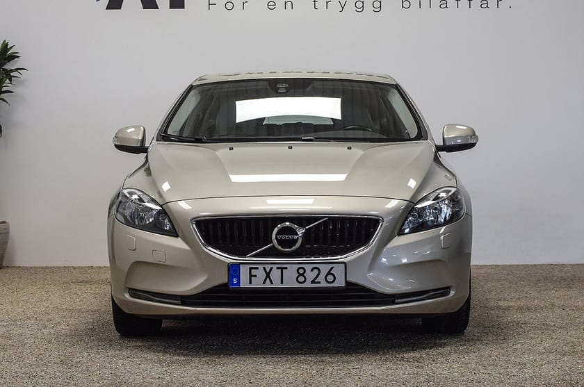 Bild 4 av Volvo V40 T2 Kinetic Automat Värmare Garanti 4.99% Ränta