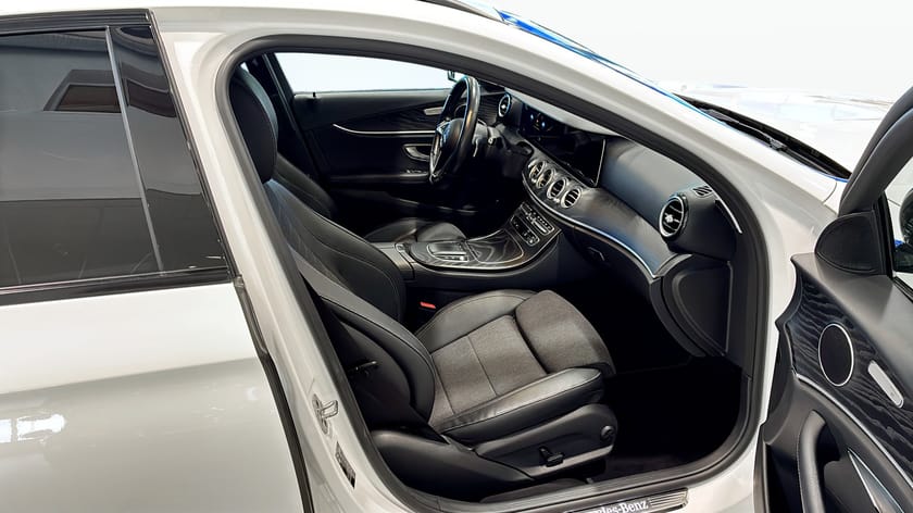 Bild 3 av Mercedes-Benz E 220 T d 9G-Tronic 194hk AMG Night / Facelift / Dragkrok / Moms