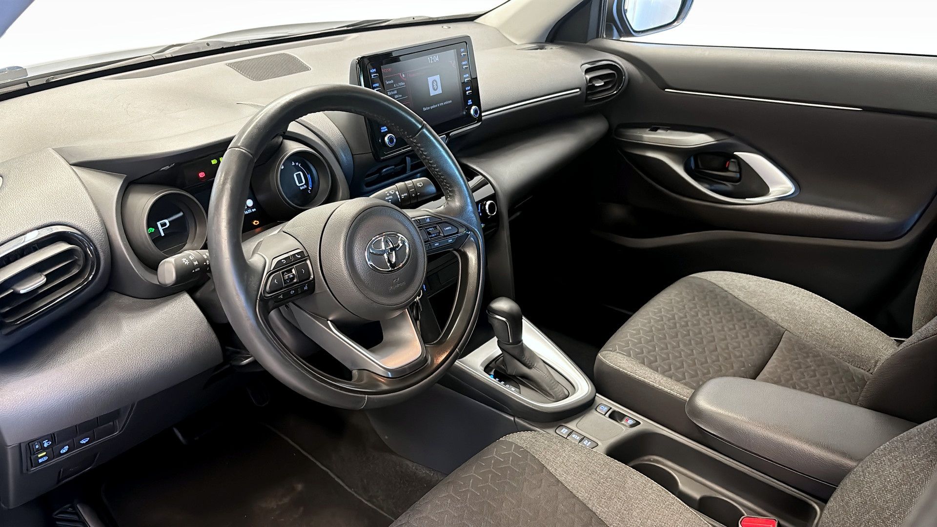 Toyota Yaris Cross Hybrid 2023, bild 7/10