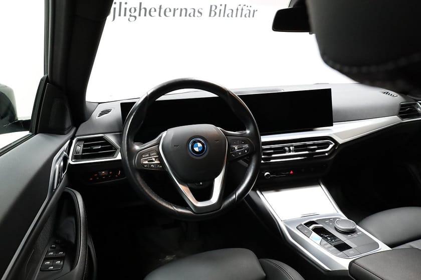 Bild 5 av BMW i4 eDrive40 Gran Coupé | Dragkrok | Adaptiv farth. | HiFi
