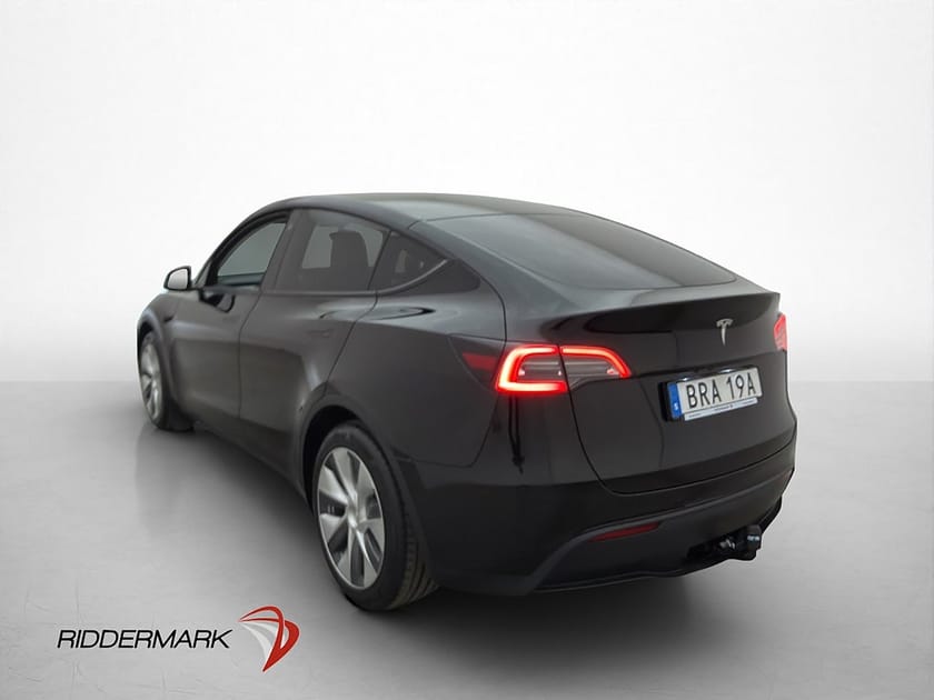 Bild 3 av Tesla Model Y Standard Range RWD 299hk Kamera Pano Svensksåld