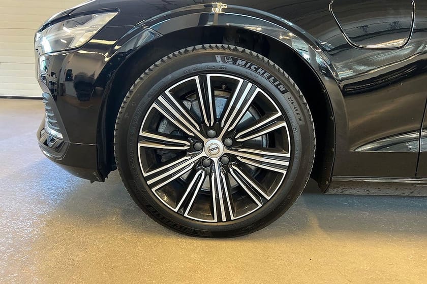 Bild 4 av Volvo V60 Recharge T6 AWD Inscription B-kam Värmare VoC Keyless