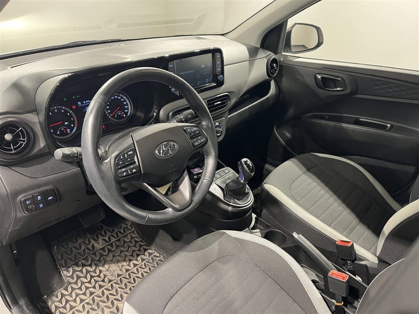 Bild 2 av Hyundai i10 I10, 1.0 Amt, Essential Rattvärme Handsfree Automat 2023