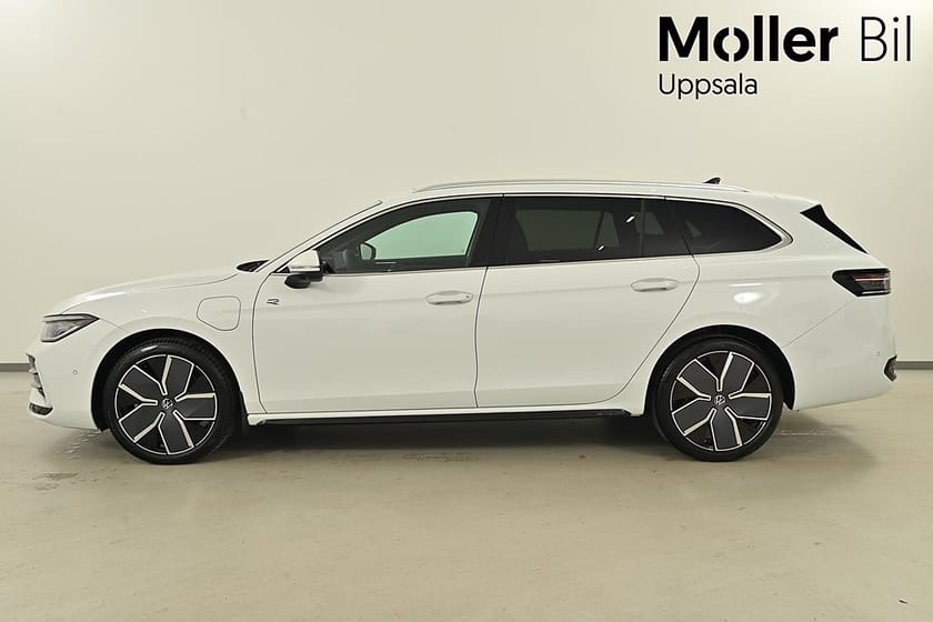 Bild 4 av Volkswagen Passat Variant eHybrid R-Line SWE Edition 272 hk DSG6