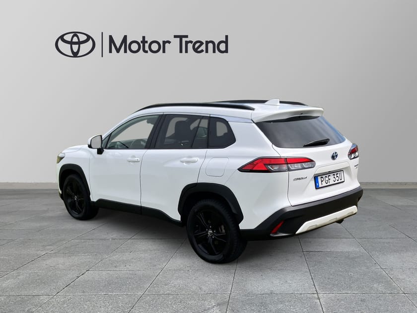 Bild 3 av Toyota Corolla Cross Hybrid AWD-i 2,0 EXECUTIVE SKINN PANORAMA!