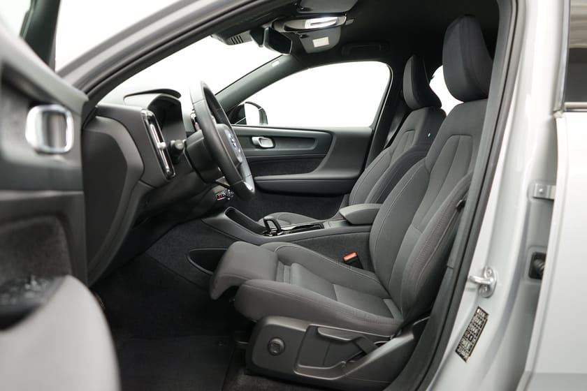 Bild 4 av Volvo XC40 Recharge Core Edition, Navigation, Baklucka elmanövrerad