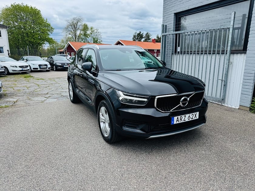 Bild 1 av Volvo XC40 T2 129HK AUTOMAT MOMENTUM EDITION / VÄRMARE