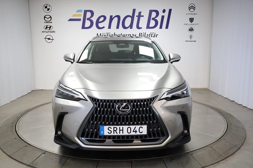 Bild 2 av Lexus NX 450h+ Plug-In Executive Teknikpaket Taklucka