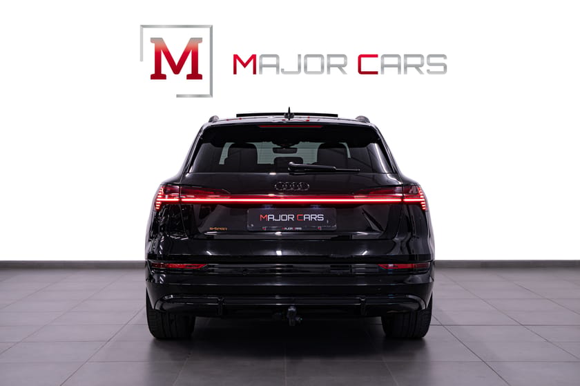 Bild 5 av Audi e-tron 55 quattro Q S-Line Pano B&O 360° VirtuellaSpeglar Svart Optik