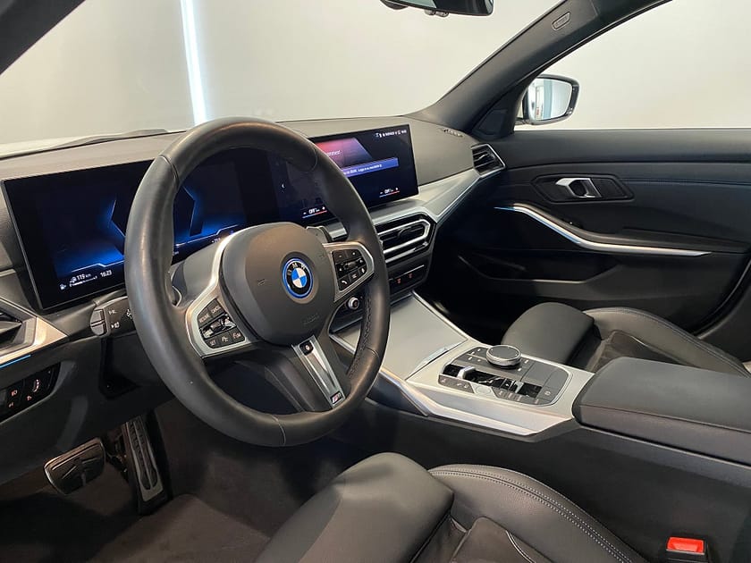Bild 5 av BMW 330e xDrive Sedan