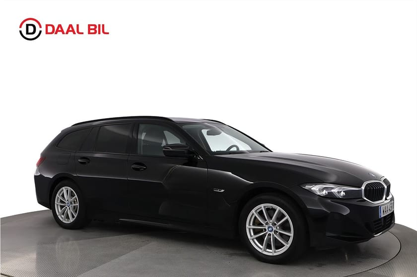 Bild 4 av BMW 330e xDrive Touring 292HK DRAG B-KAM NAVI COCKPIT RATTVÄRM