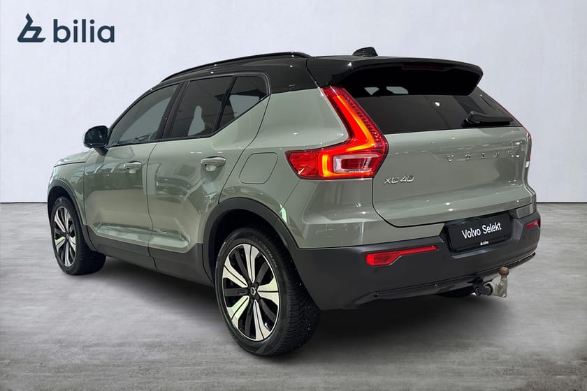 Bild 2 av Volvo XC40 Recharge Plus. Dragkrok.