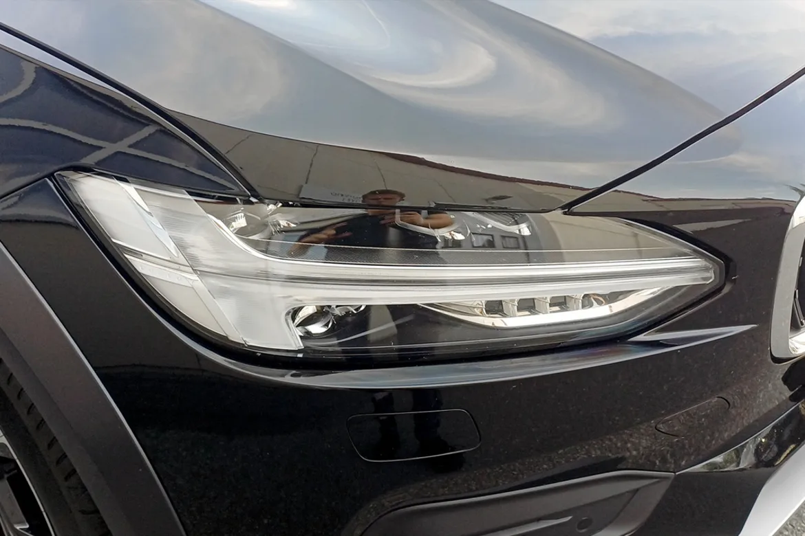 Volvo V90 Cross Country