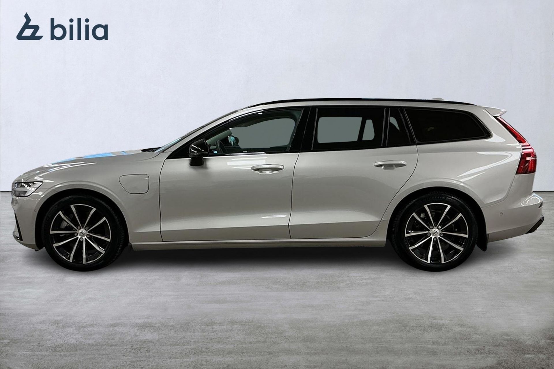 Volvo V60 2025, photo 2/10
