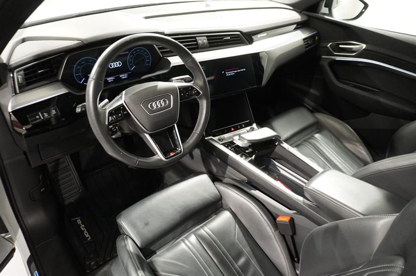 Bild 2 av Audi e-tron Sportback 55 quattro S-Line Pano 360° Drag Luftfjädring B O