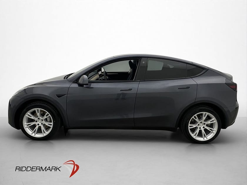 Bild 5 av Tesla Model Y Long Range AWD MOMS Drag AP Pano 360° Värmare