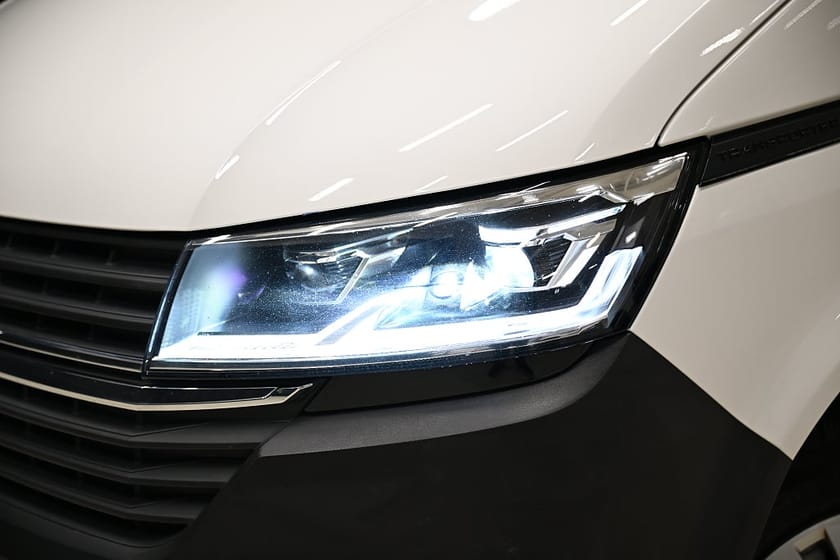 Bild 4 av Volkswagen Transporter DSG 150HK L2|Dubbeldörr|LED|Drag|Värmare|Uppvärmt-skåp
