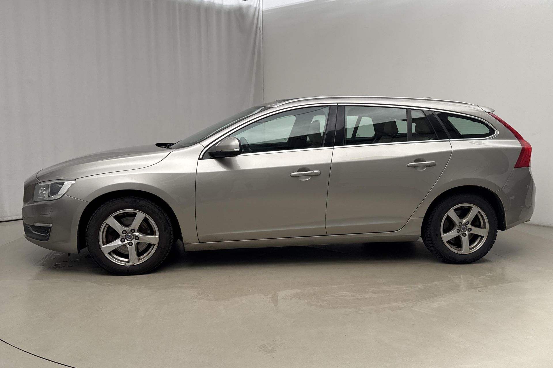 Volvo V60 D4 2015, bild 2/10