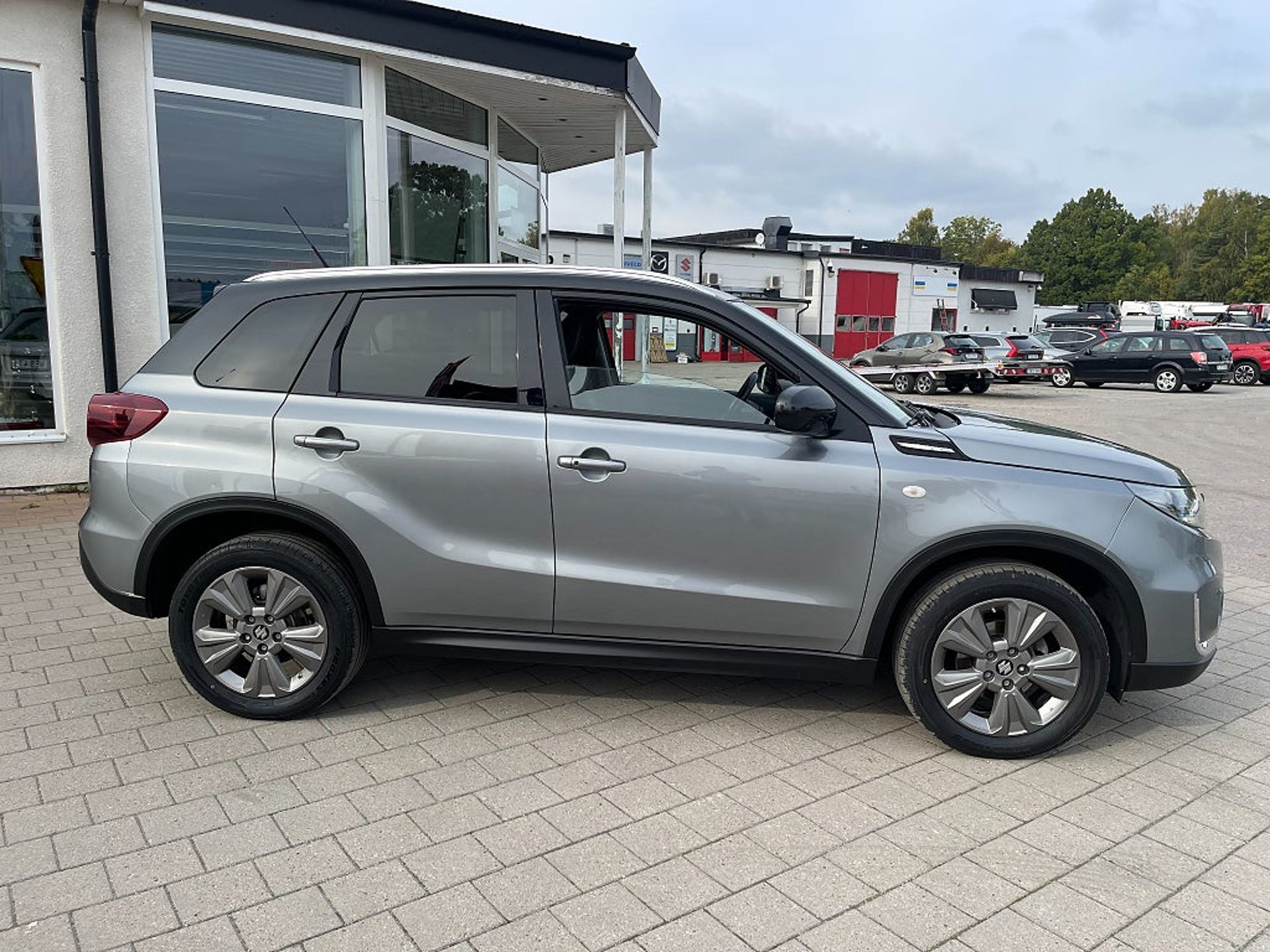 Suzuki Vitara 1.5 HEV AllGrip 4x4 115 hk 2023, bild 4/10