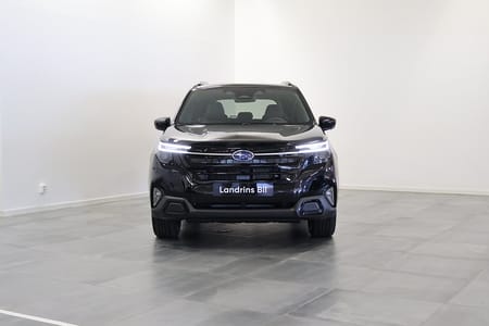 Subaru Forester e-Boxer Limited 360kamera Dragkrok Vinterhjul