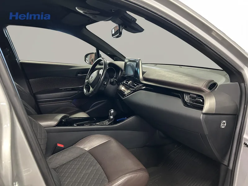 Bild 7 av 10 – Toyota C-HR Hybrid Executive