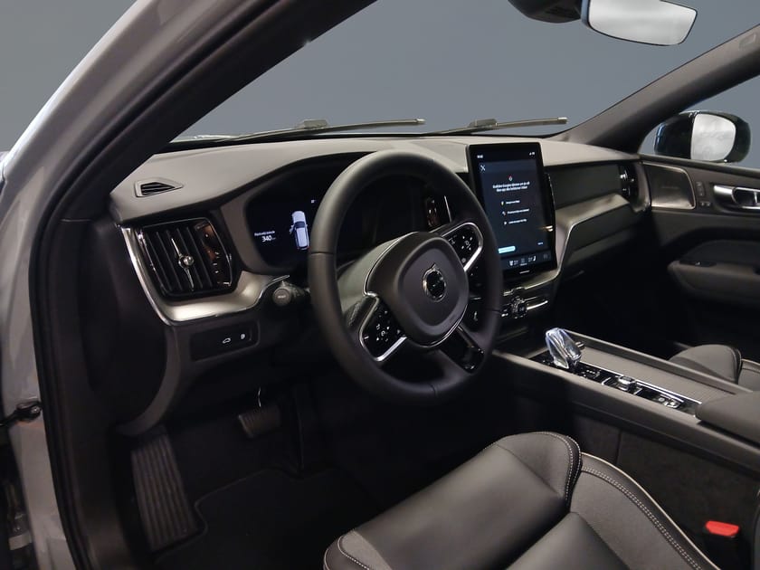 Bild 5 av Volvo XC60 T6 Plus Black Nordic Edition