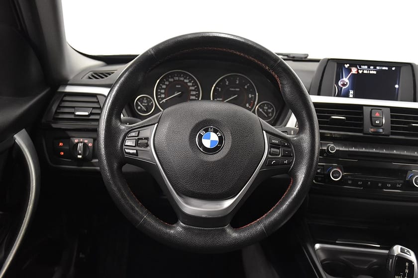 Bild 2 av BMW 320d xDrive Touring Sport Line M-Värm P-sensorer Rattv Dragkrok