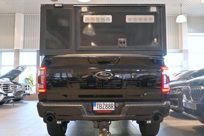 Bild 4 av Ford F-150 SuperCrew Black Edition 5.0 V8 HUNDKÅPA