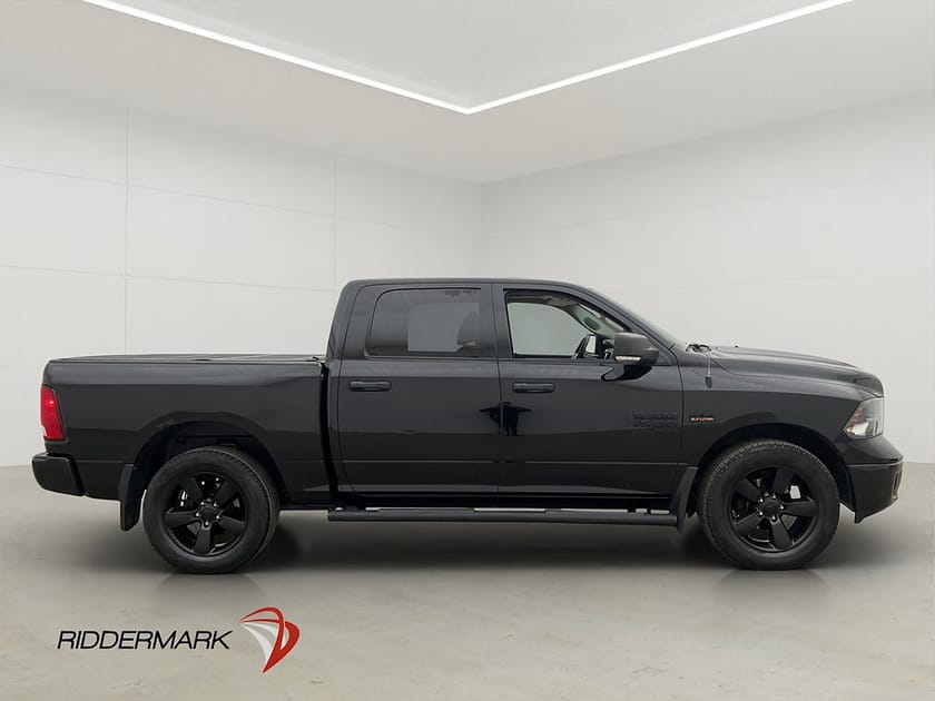 Bild 2 av RAM 1500 Crew Cab Dodge 5.7 V8 4x4 Drag Skinn B-Kamera Moms
