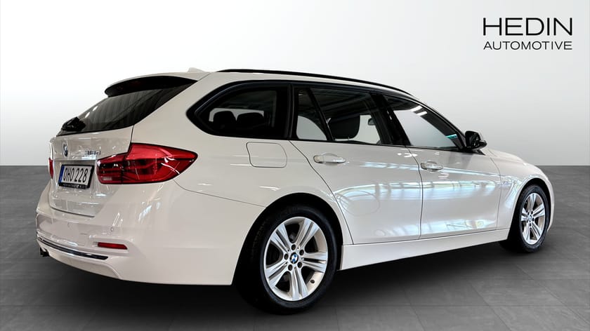 Bild 2 av BMW 318d Touring Automat Sport Line