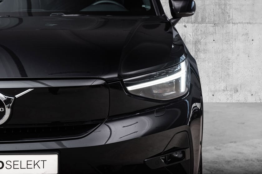 Bilde 4 av Volvo XC40 Recharge Single Motor Extended Range El. Ultimate Pixel LED Hengerfeste