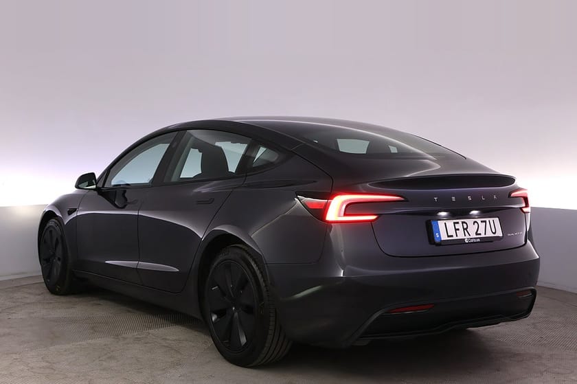 Bild 4 av Tesla Model 3 Long Range AWD Highland Autopilot Panorama
