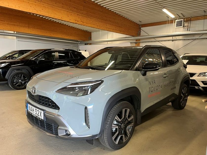 Bild 1 av Toyota Yaris Cross Hybrid 130 Style Bi-Tone Vinterhjul