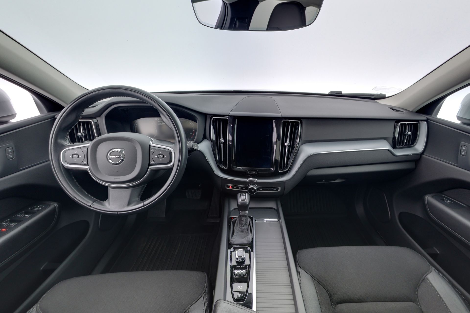 Volvo XC60 D4 AWD Momentum Advanced SE 2019, bild 7/10