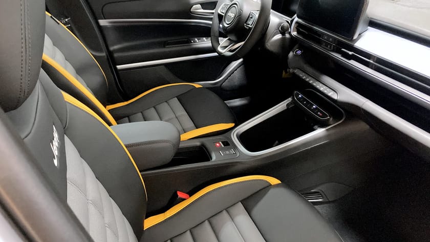 Bild 3 av Jeep Avenger 4xe