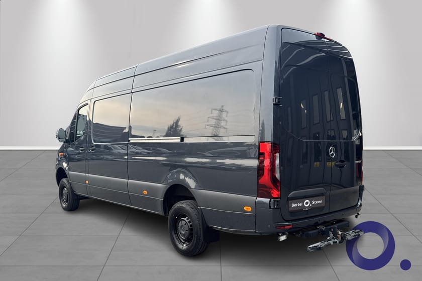 Bilde 3 av Mercedes-Benz Sprinter 319 CDI 4x4 Varebil A3|Lav KM|Godt utstyrt