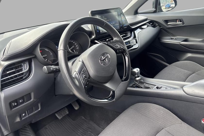 Bilde 2 av Toyota C-HR Hybrid 1.8 Active. Pen bil