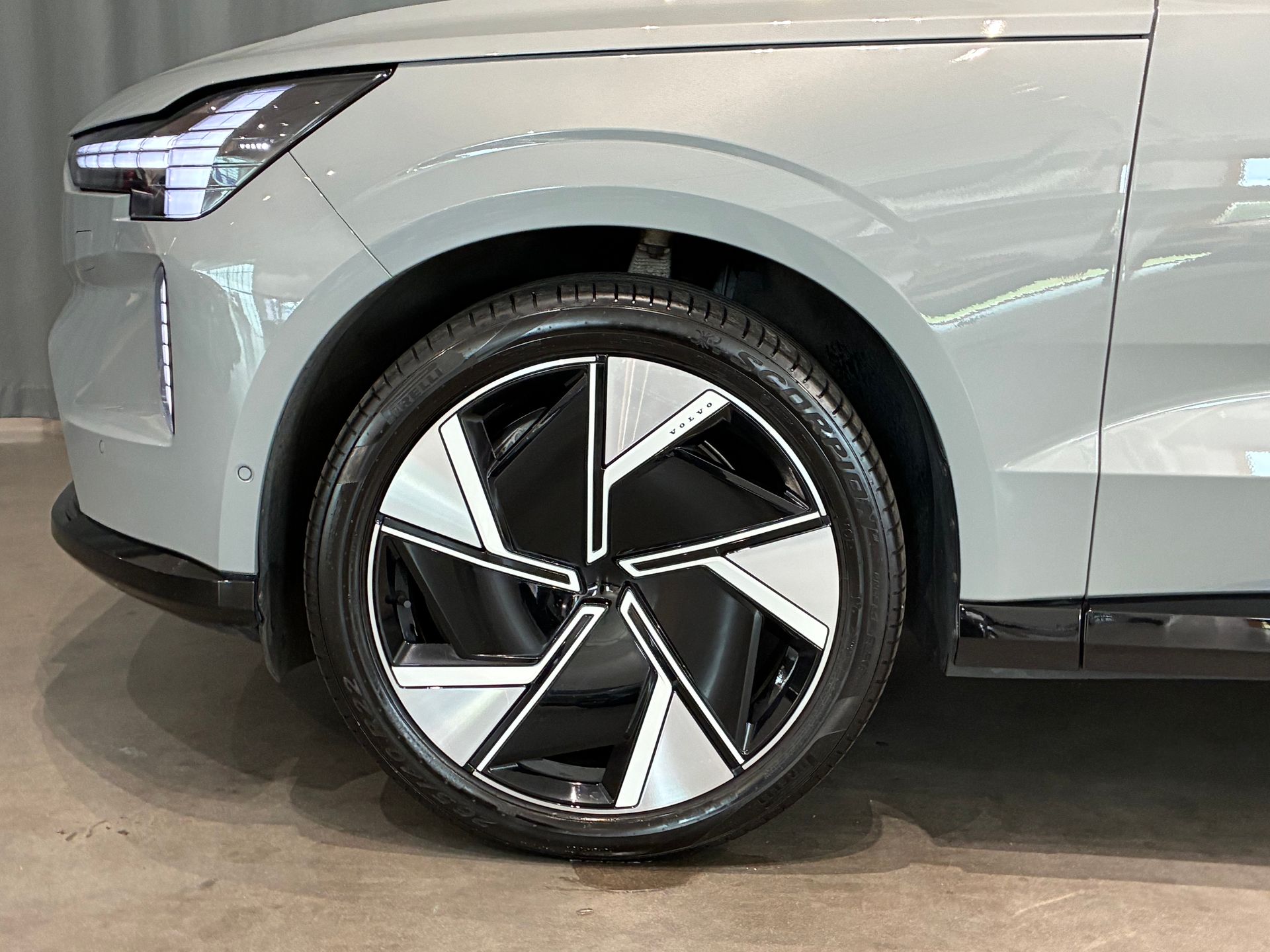Volvo EX90 Twin M Performance Ultra 2025, bild 7/10