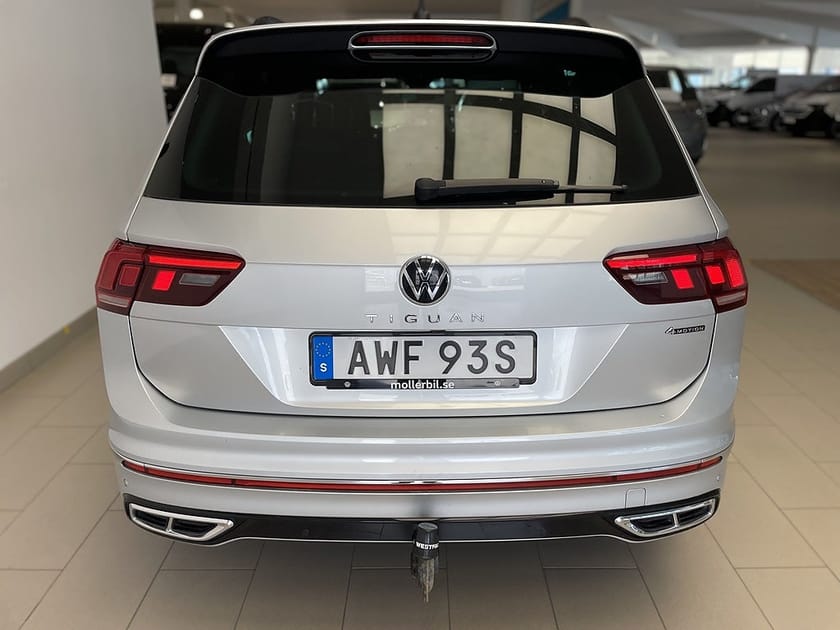 Bild 4 av Volkswagen Tiguan R-LINE 2.0 TDI 4M 200Hk I Värmare I Drag I Cockpit
