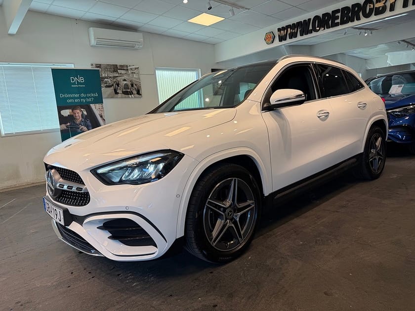 Bild 2 av Mercedes-Benz GLA 200 7G-DCT AMG Line Advanced Plus Drag Gps Pano Ambient