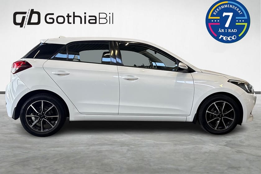 Bild 4 av Hyundai i20 1.4 Premium Automat Farthållare Rattvärme