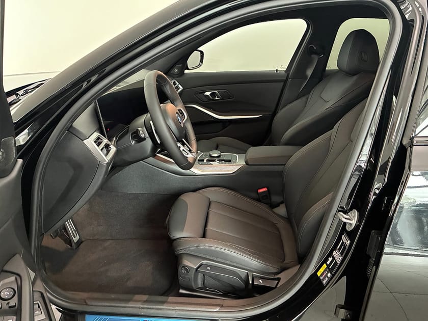 Bild 5 av BMW 330e xDrive Touring M Sport H/K  Drag Rattvärme ParkAssist
