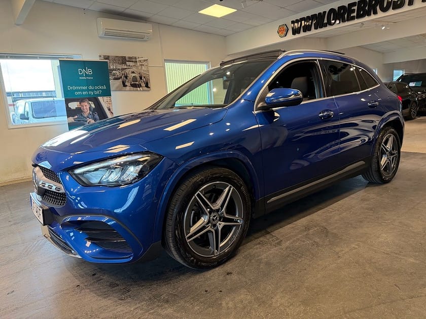 Bild 2 av Mercedes-Benz GLA 200 AMG Line Advanced Plus Pano Drag Värmare MOMS 163hk