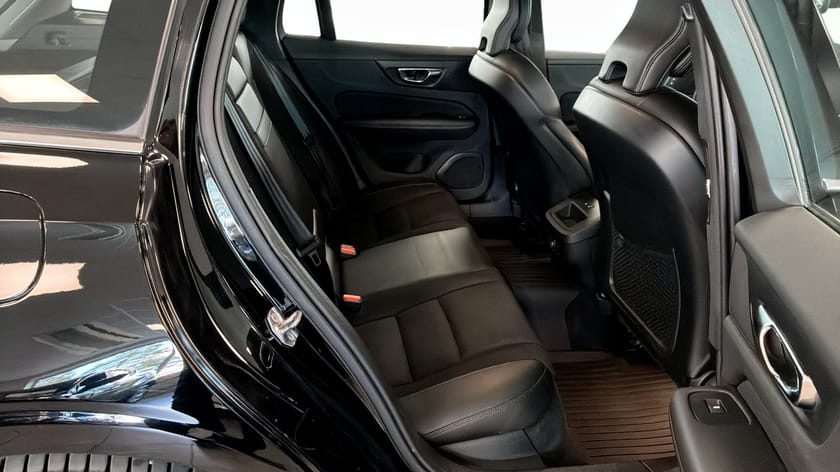 Bild 5 av Volvo V60 D3 150HK MOMENTUM ADVANCED SE II DRAG NAVI VÄRMARE