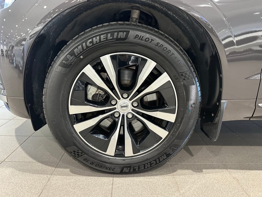 Bild 3 av Volvo XC60 T6 Core Nordic Edition / Backkamera / Dragkrok / Panoramatak / Navigation /