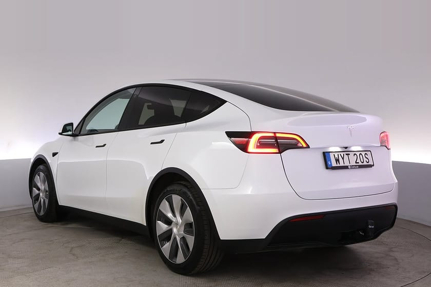 Bild 4 av Tesla Model Y Standard Range RWD Autopilot Panorama Drag