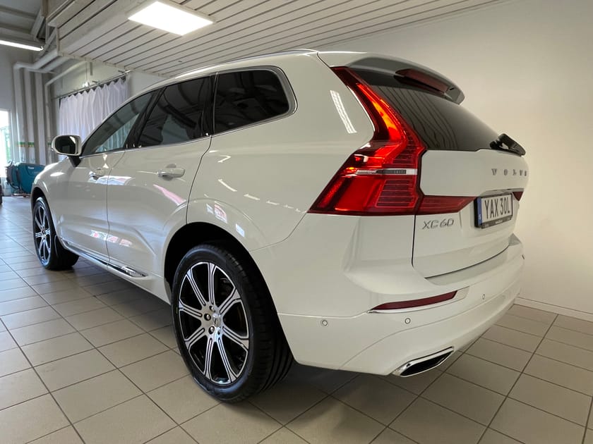 Bild 4 av Volvo XC60 B4 AWD Diesel Inscription B&W 360 Kamera HuD Nav Drag